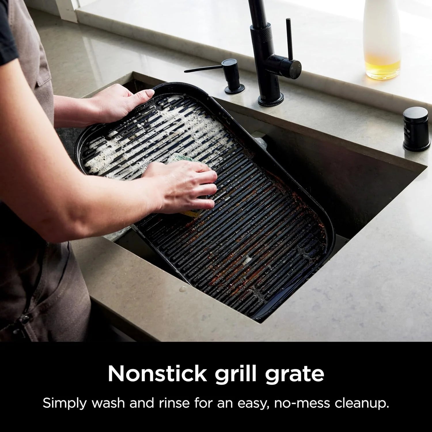 Ninja, Woodfire Pro XL Outdoor Grill & Smoker, Thermometer, 4-in-1 Master Grill, BBQ Smoker, Outdoor Air Fryer, Bake, Portable, Electric Grill, Dark Grey, OG850